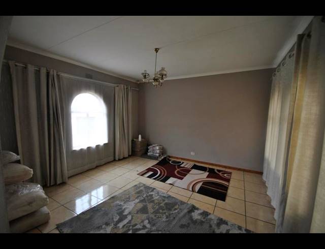 3 BEDROOM HOUSE FOR SALE IN DAWN PARK